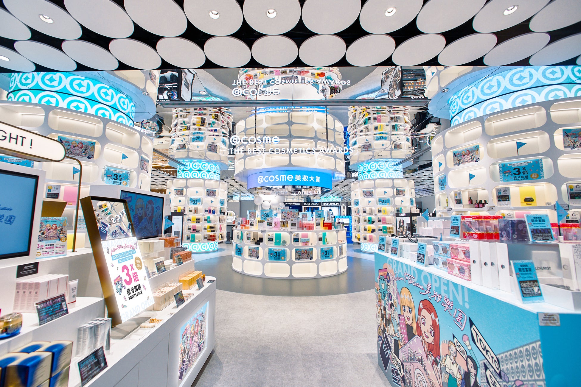 ＠cosme、東アジア地域における海外事業の起点となる海外初のフラッグシップショップ「@cosme HONG KONG」本日2025年12月5日（金）オープン