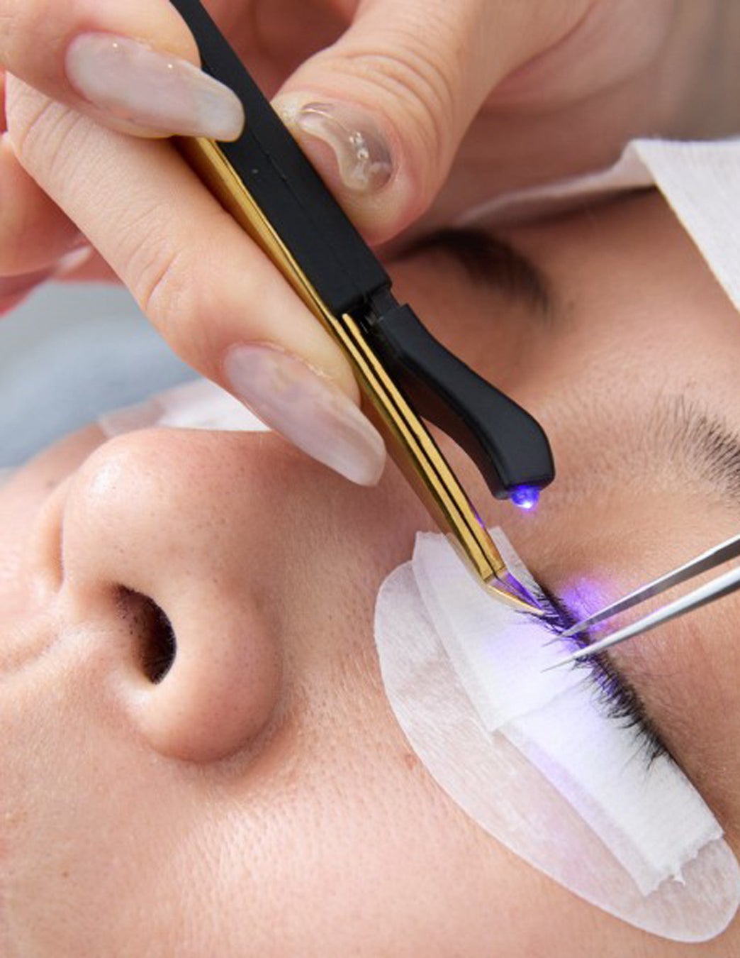 アイラッシュ新メニュー！LEDグルーエクステンションが登場