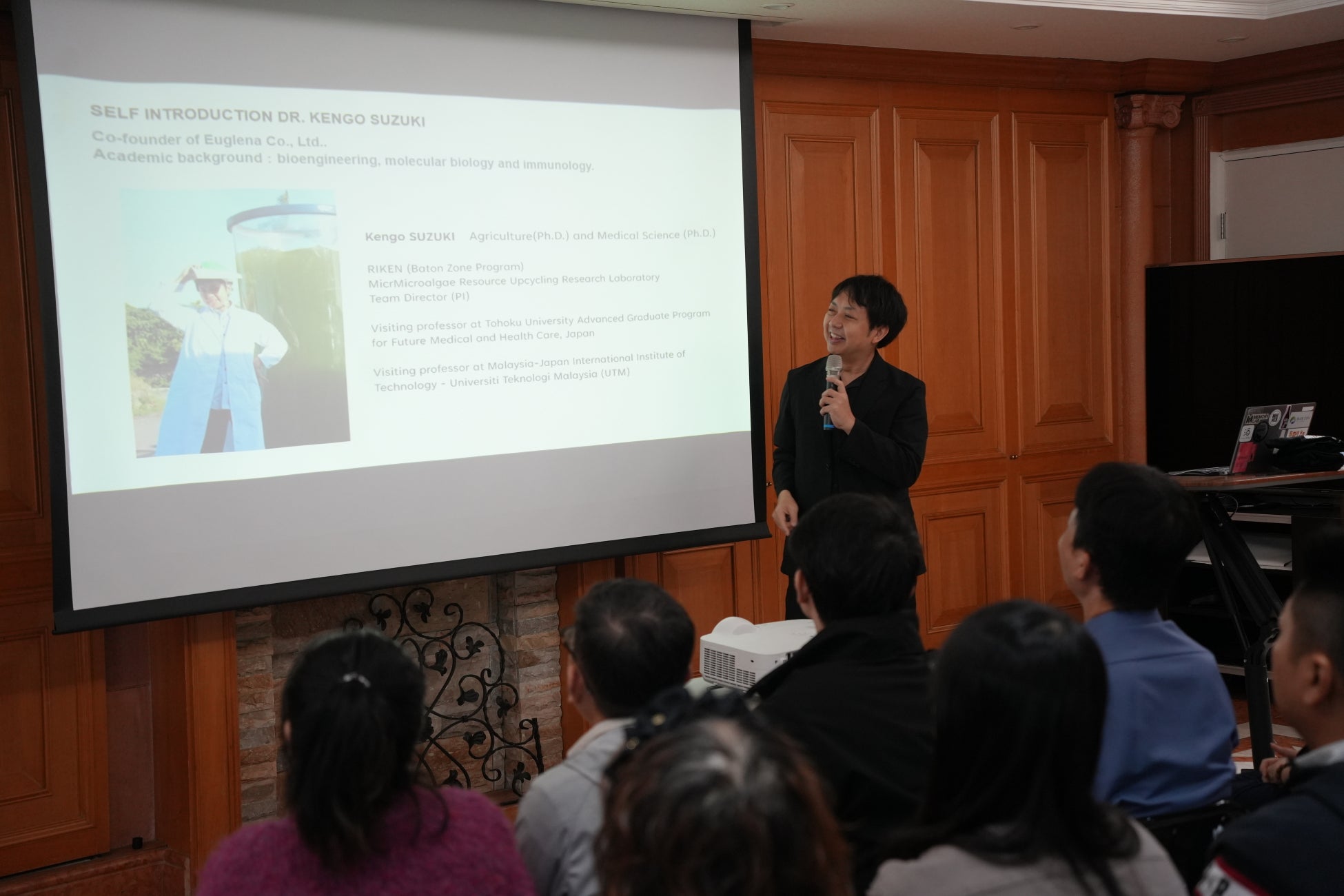 スペースシードホールディングス代表・鈴木健吾が台湾の統園企業股份有限公司にて、微細藻類を用いた抹茶代替飲料「MATCHA NOVA」に関する講演を実施