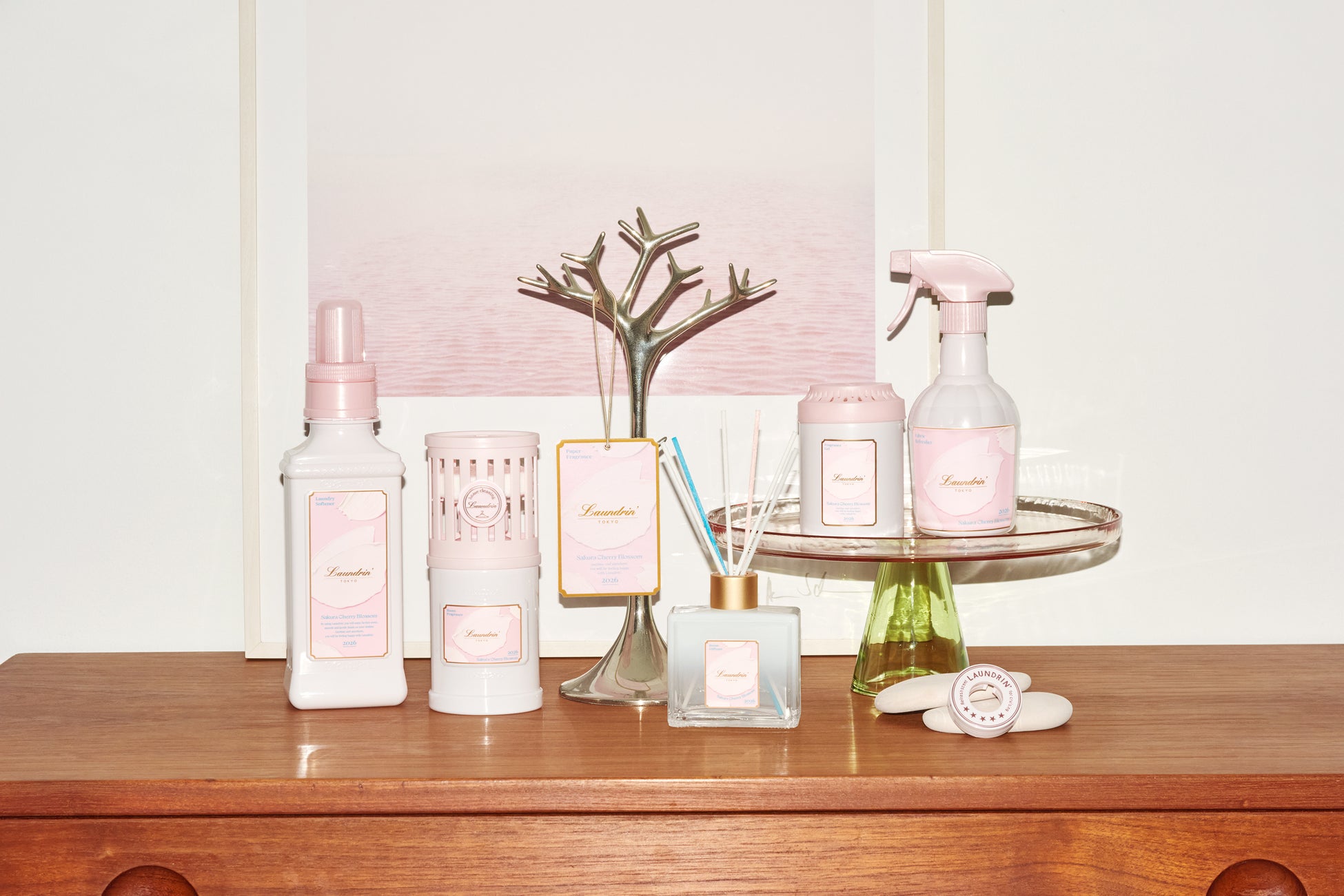 桜の陰影が織りなす、優雅な春の限定フレグランス 「ランドリン SAKURA 2026」発売　フレグランスジェルが新登場