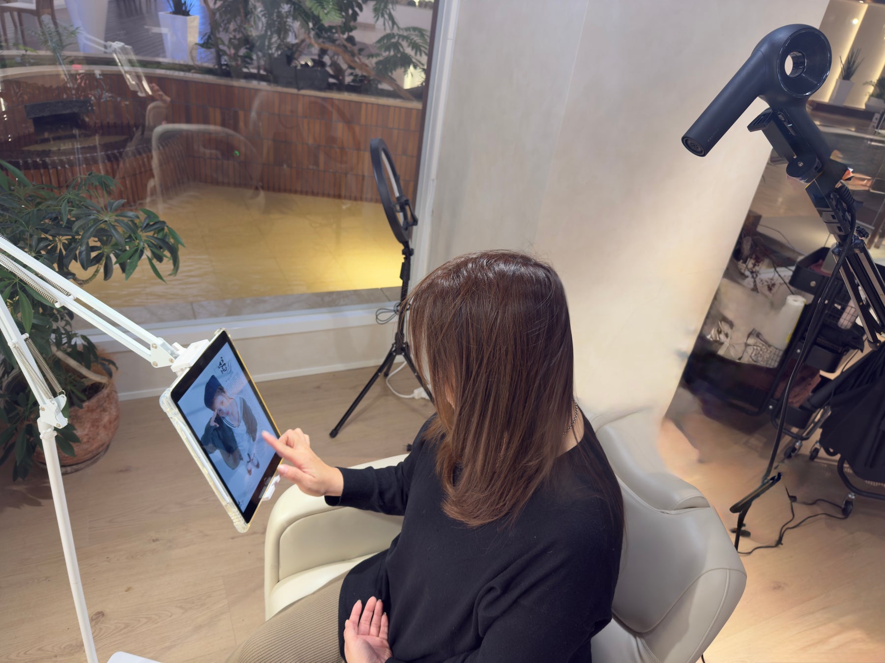 40代以上の“くせ毛ケアに特化した、切らない美容院大阪・堂島にタイパサロン 「KUSELESS(クセレス)」が2月8日オープン