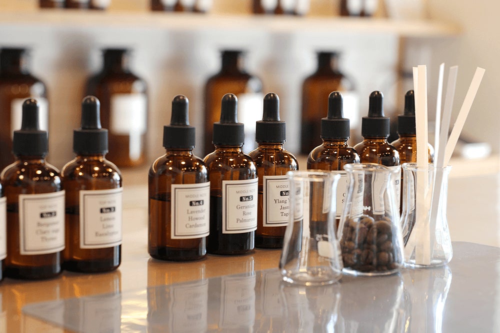 プロモツール、『調香体験香房 L’esprit』にて、和精油の調香コースを新設