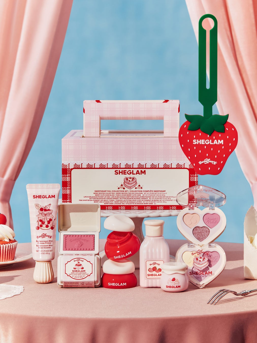 ラブ・ライナーからクロミ デザインのアイライナーが全国のスギ薬局限定で発売