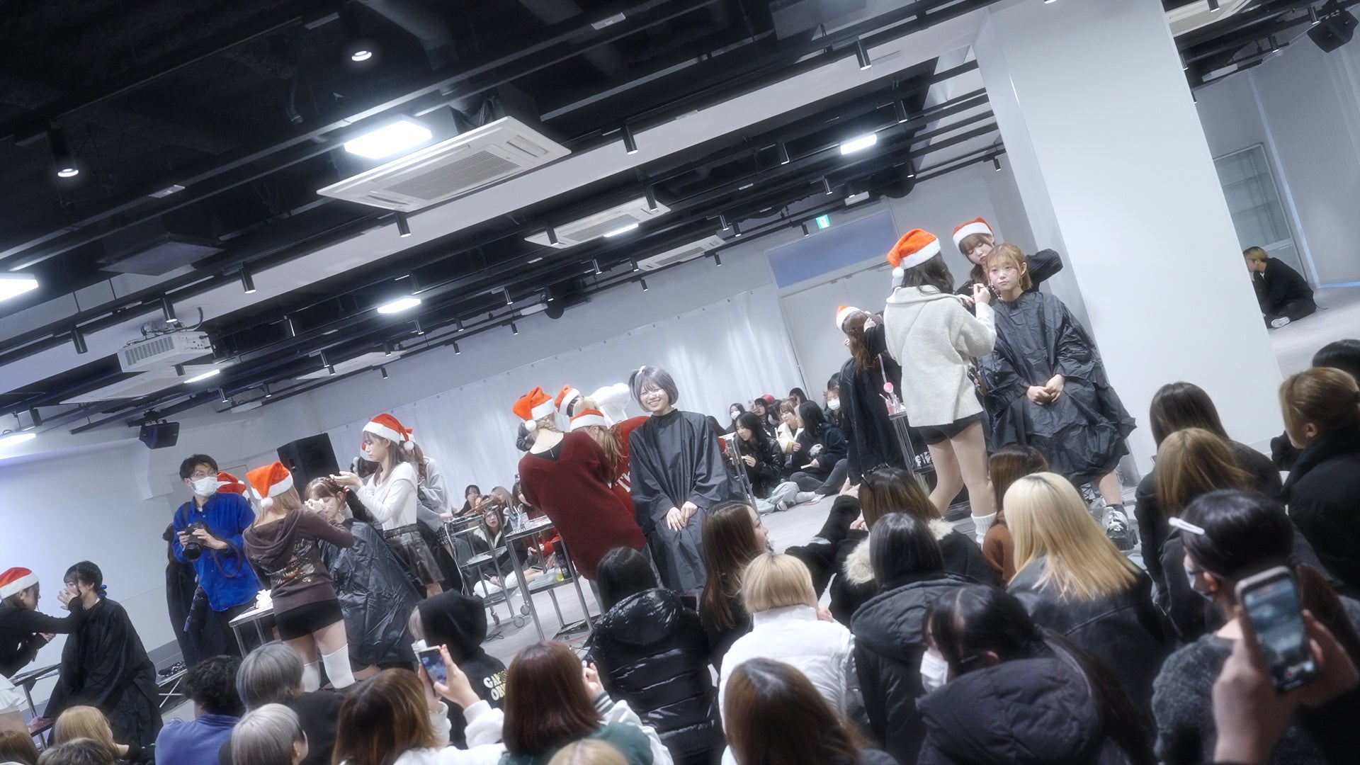 大阪美容専門学校×カラフルスクリーム ヘアメイク＆ライブパフォーマンス 開催報告