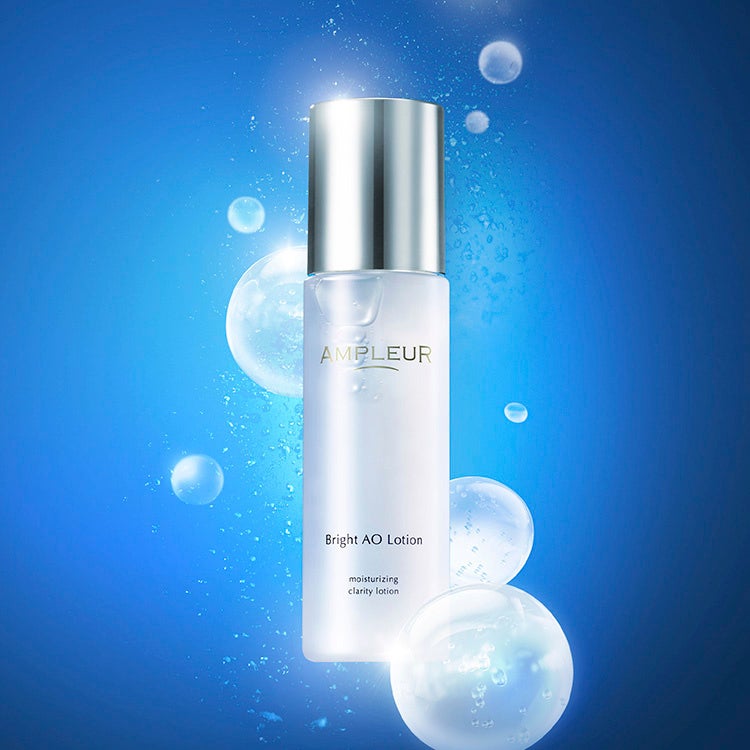 【AMPLEUR】ロングセラー化粧水が透明感*¹を格上げして進化。冴えわたる明るさと充実のうるおいで、かつてない”白玉スキン*²へ”