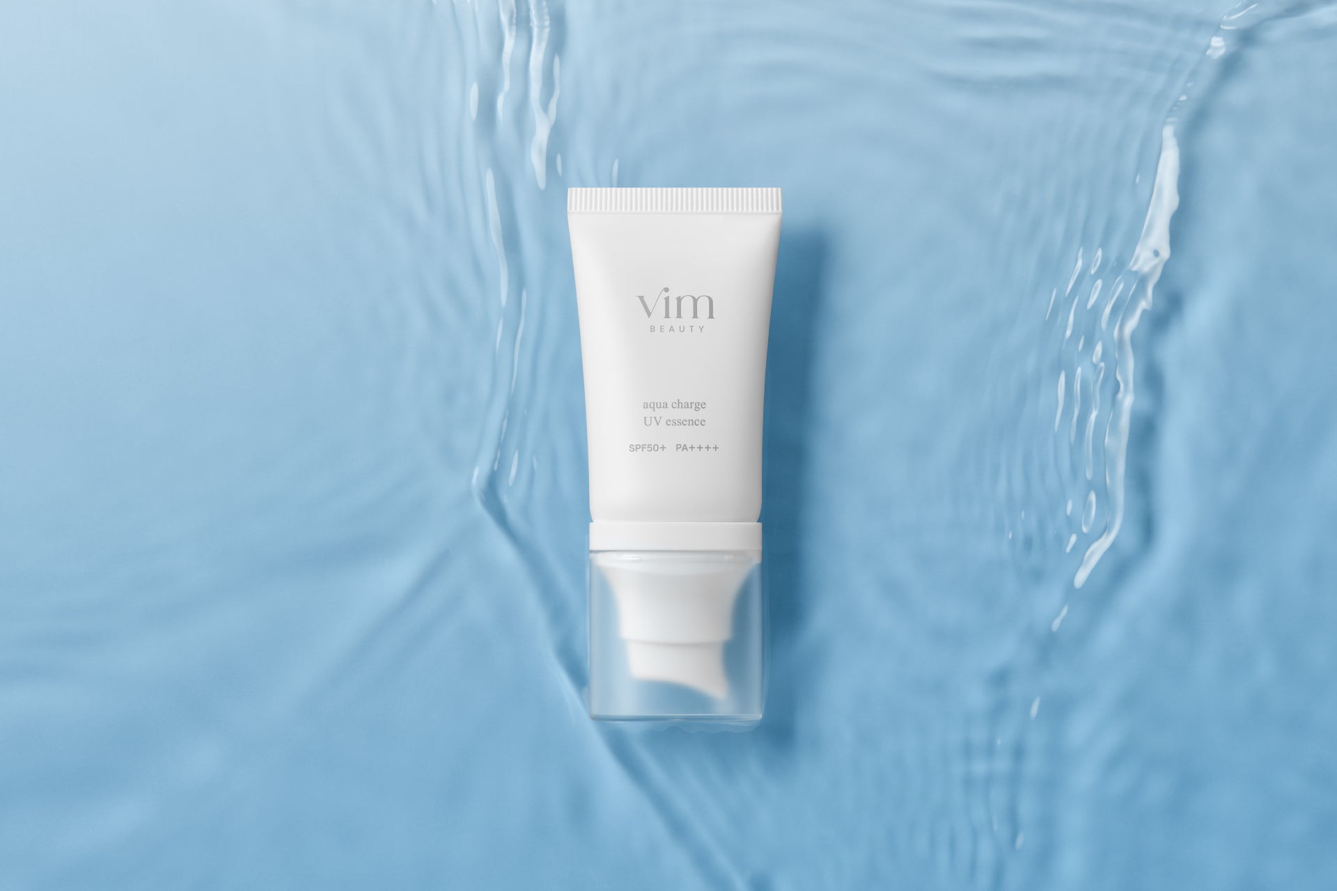＜vim BEAUTY＞うるおい満ちる水艶UV下地 「aqua charge UV essence」新登場