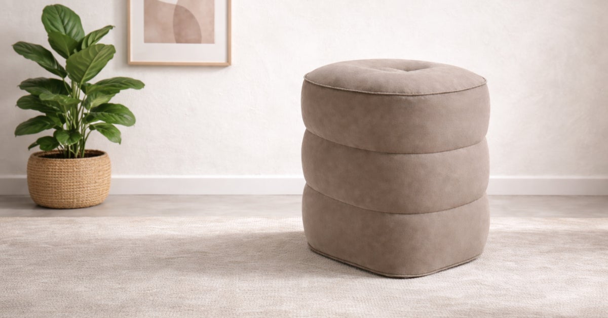 移動中も“ながら”で極上の足元ケア。累計販売120万個突破のMyComfortから、旅行用フットレスト「エアチル」が2月27日より新発売！