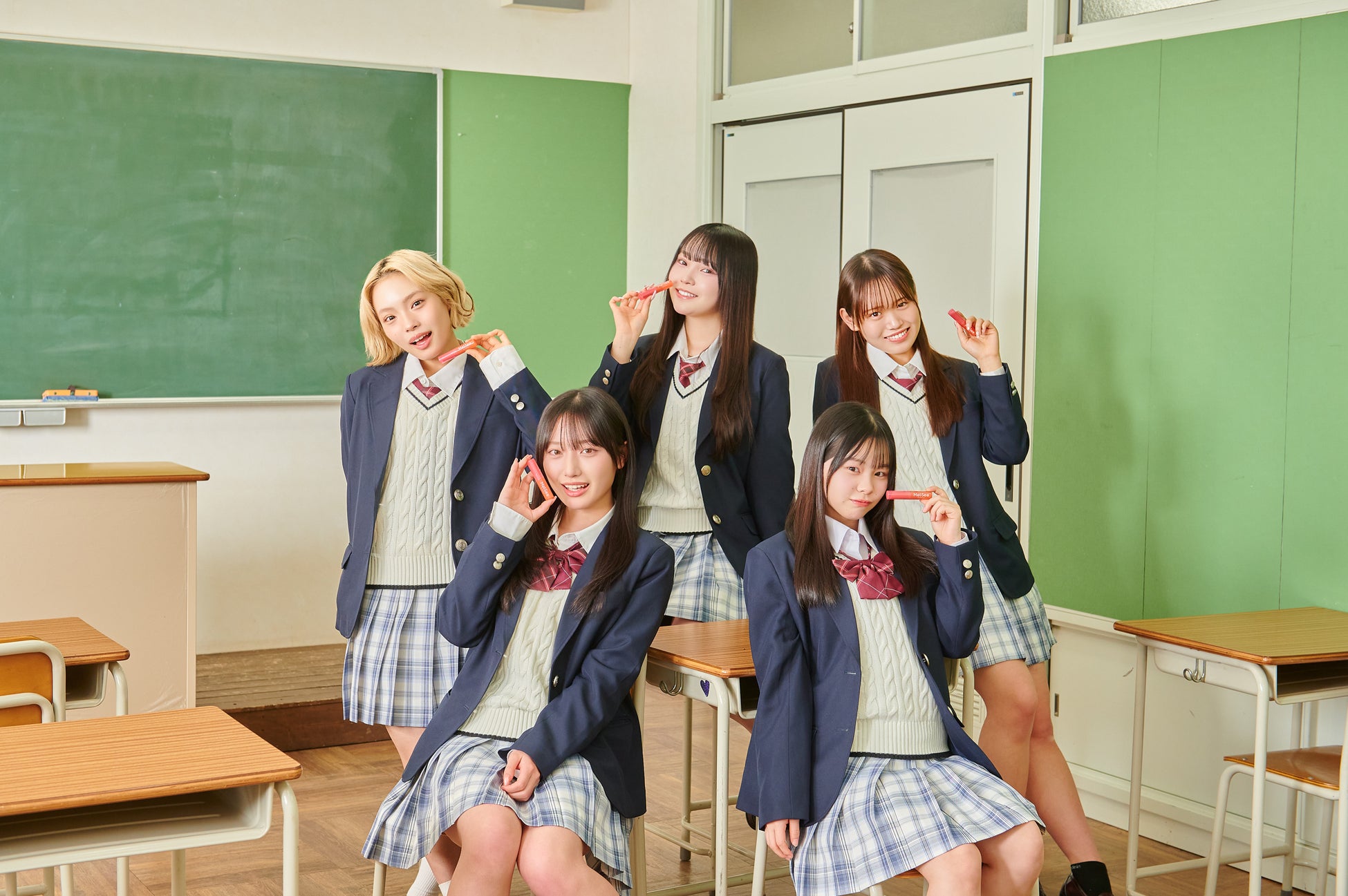 VAZ、初のコスメブランド「Mel:See from classroom」を立ち上げ／ファン2500人超の声をもとに「めるぷち」メンバー25名と共同開発した“中高生向けスクールコスメ”第1弾発表！