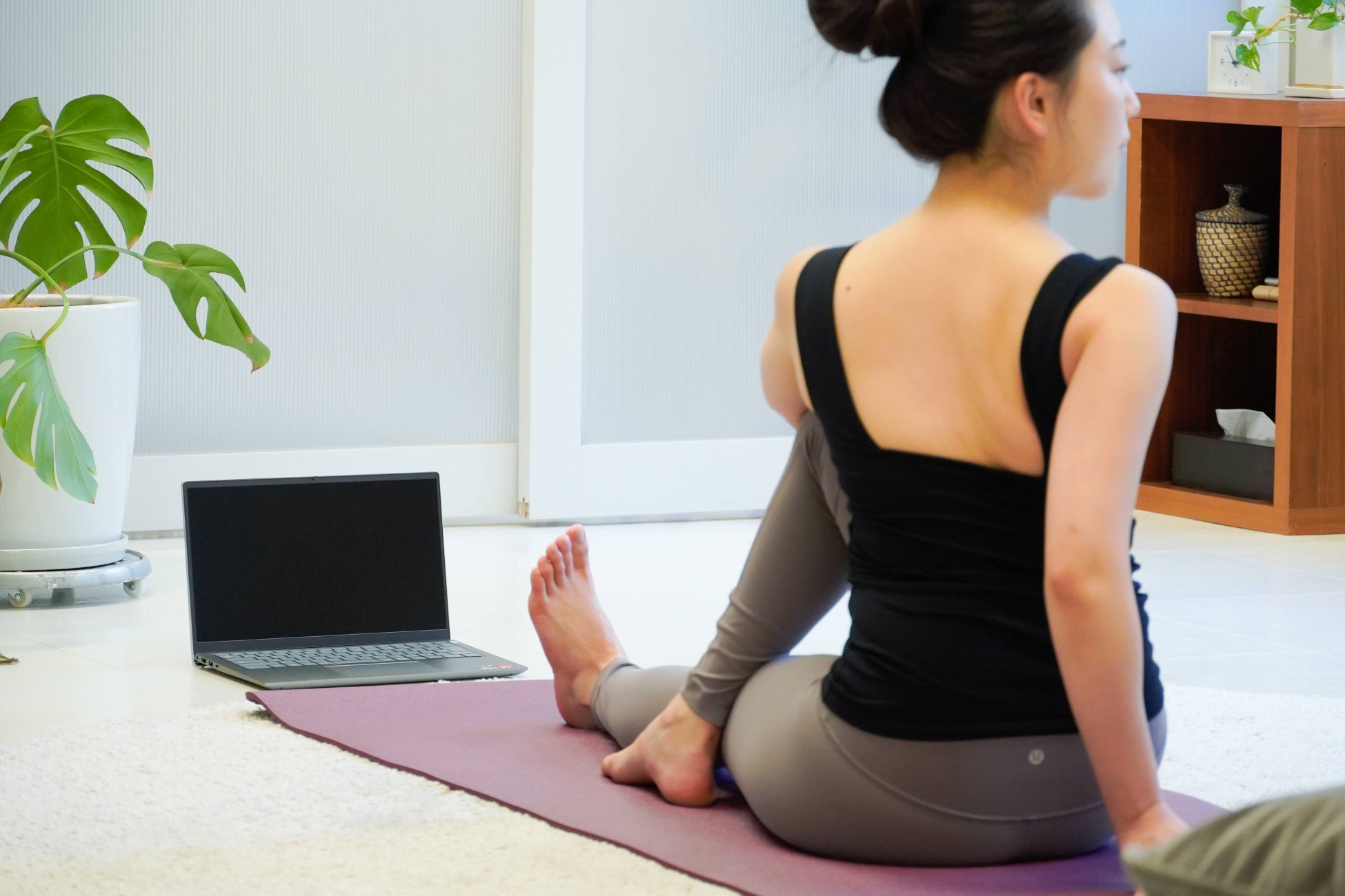 「外食は減らしても、整える時間は削らない」── ヨガ実践者253名調査で判明、物価高時代に”ウェルネス支出を維持する人”が約8割