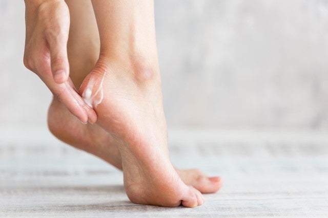 足裏・かかとのケアアイテム効果実感は油分より水分