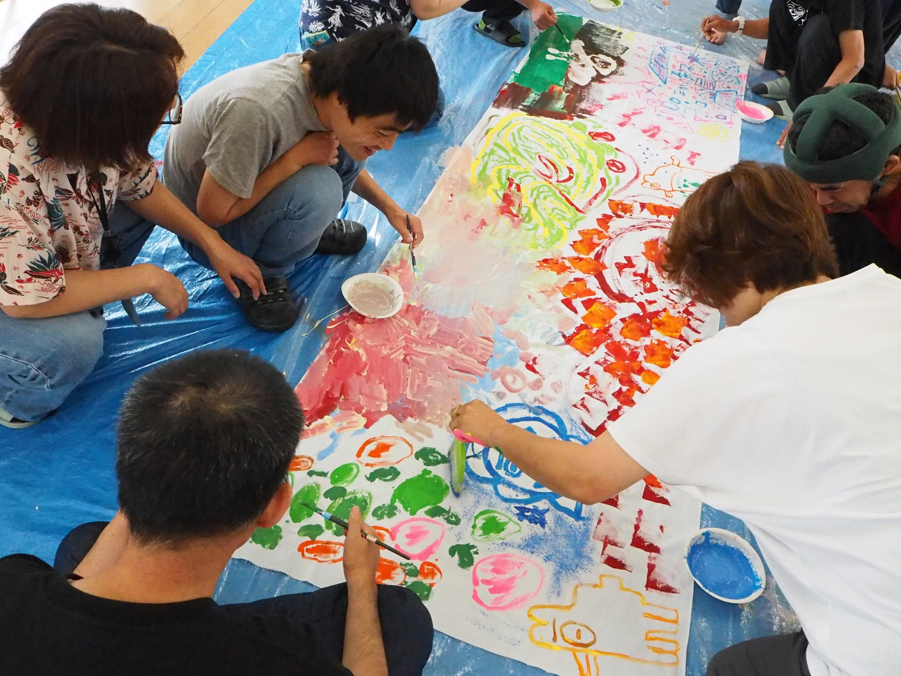 障がい者のアートが靴に　ー 徳武産業×征峯会『あゆみシューズ』30周年記念モデル誕生