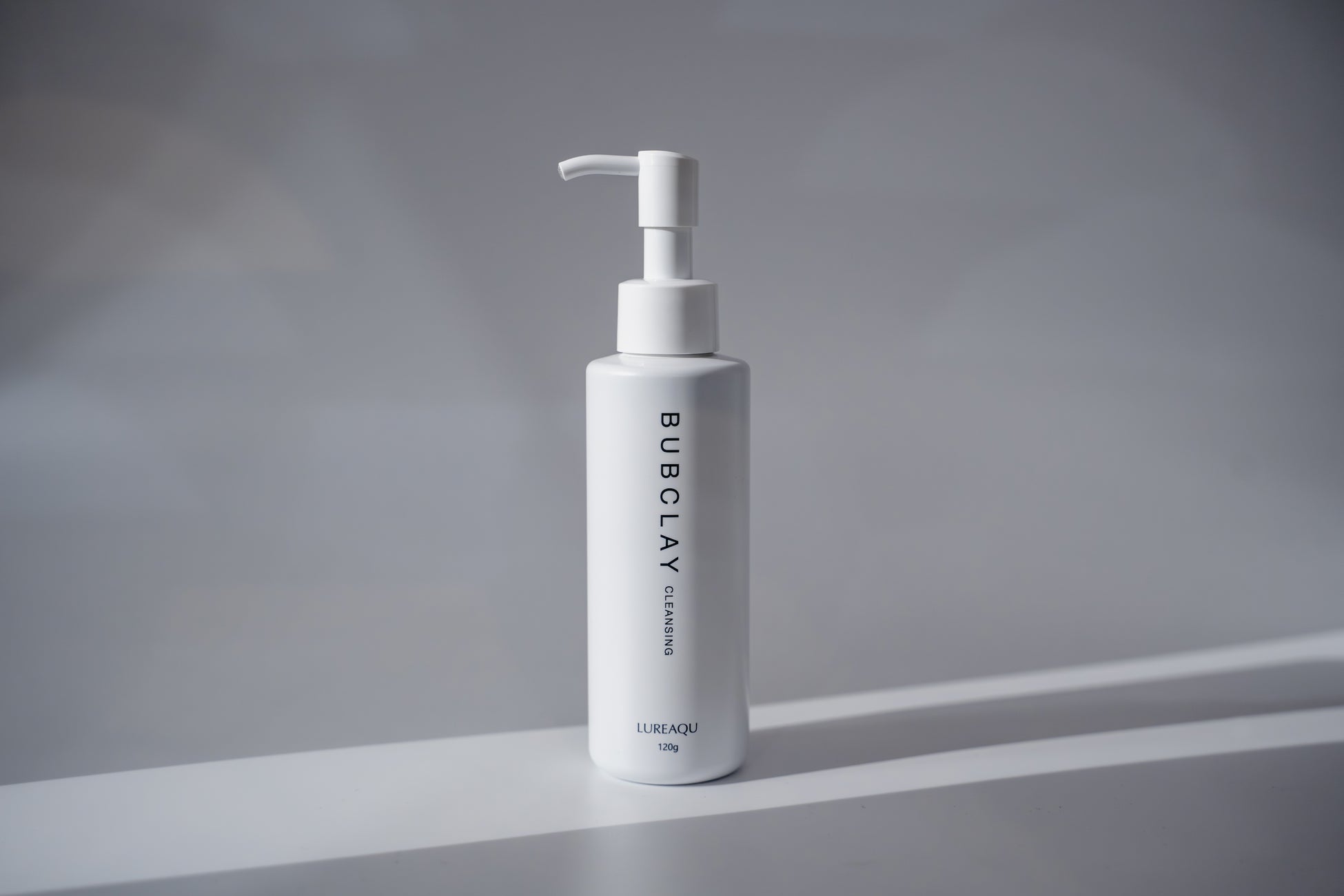 塗るだけで泡立つ。メイクや毛穴汚れを浮かせて落とす新発想クレンジング「ルリーク バブクレイ クレンジング」発売