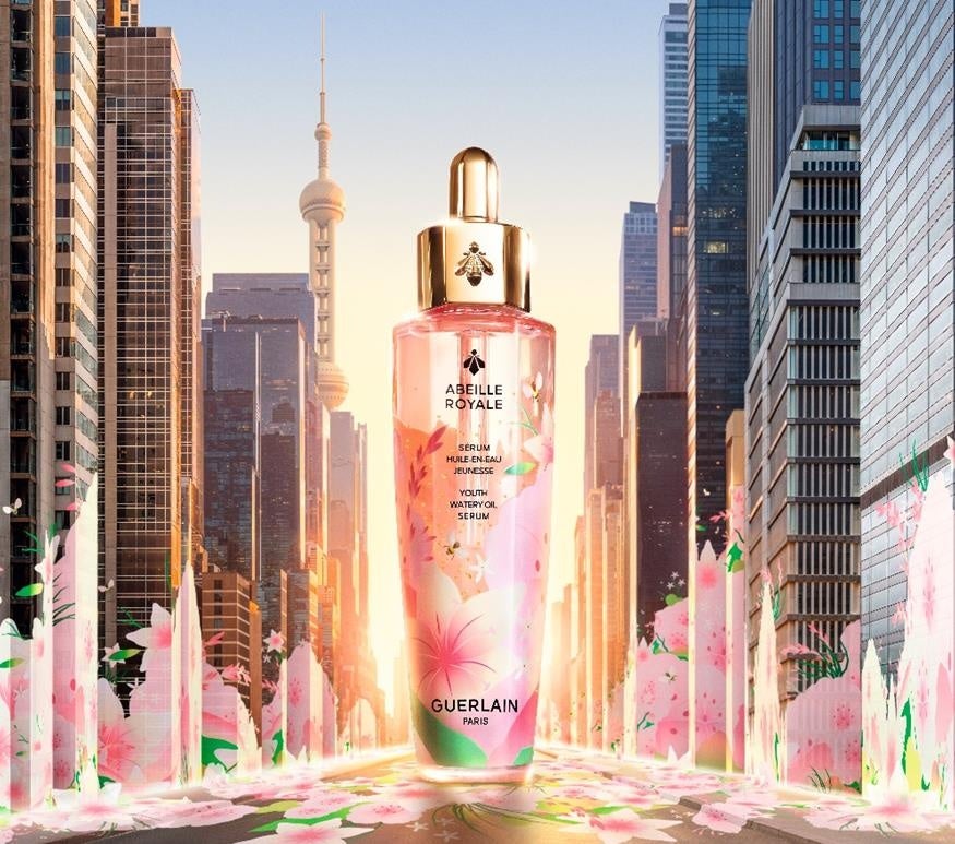 【ゲラン】アベイユ ロイヤルのアイコン、ウォータリー オイル セロムがアーティストコラボの限定パッケージで登場