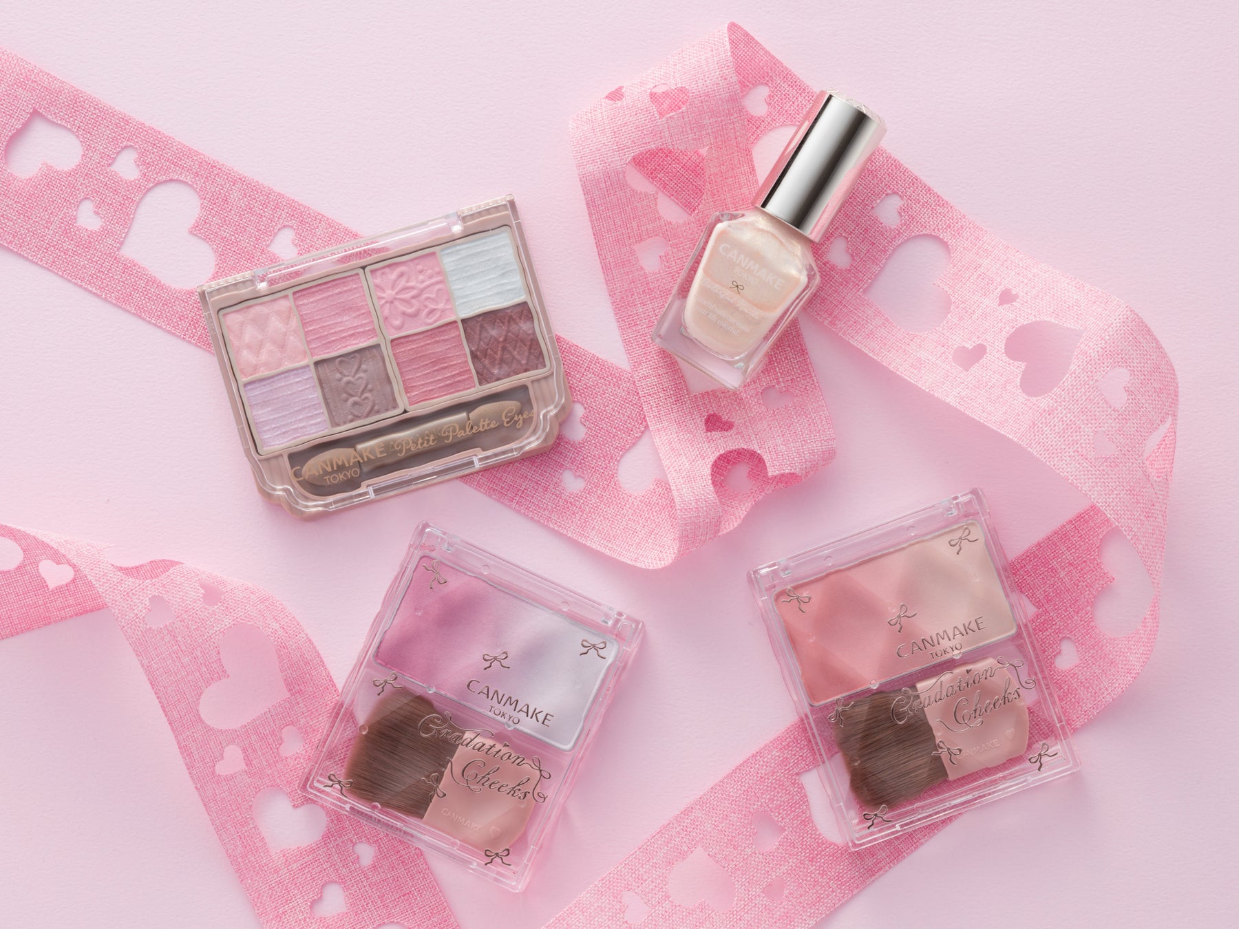 【キャンメイク】血色感チーク＆上品ツヤ感ハイライトが1つに♡ふんわり馴染むグラデーションチークが登場！2026年3月下旬より発売8色パレット「プティパレットアイズ」の儚げ青みピンク系新色も同時発売