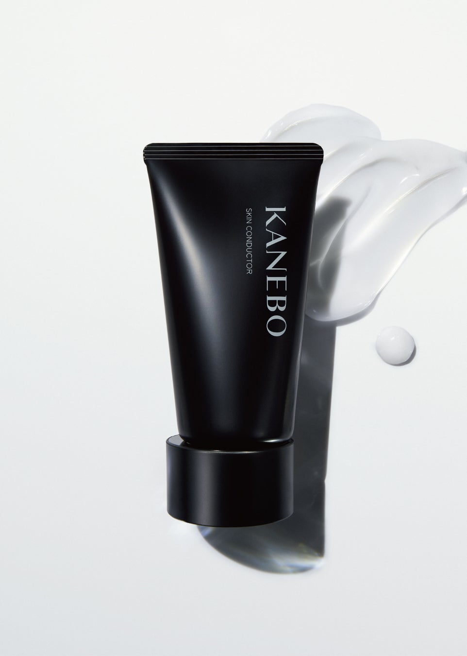 ベタつきと乾燥。その両方に悩む、複雑な肌状態にKANEBOの挑戦。水油バランスを整え、肌あれを防ぐ、軽やかな浸透感モイスチャライザー「カネボウ　スキン　コンダクター」