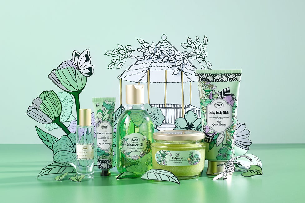 風に揺れる青葉が薫る秘密のガーデンへ。人気の「グリーン・ブリーズ コレクション」が2年ぶりに再登場！