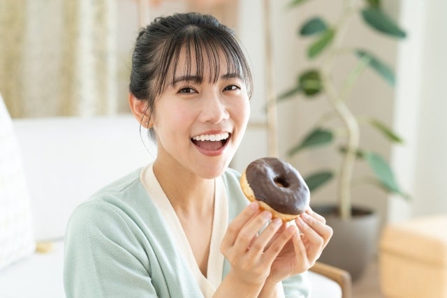 外食シーズン到来！「我慢しないグルテンコントロール」に注目集まる。8割の本音に応える新習慣とは