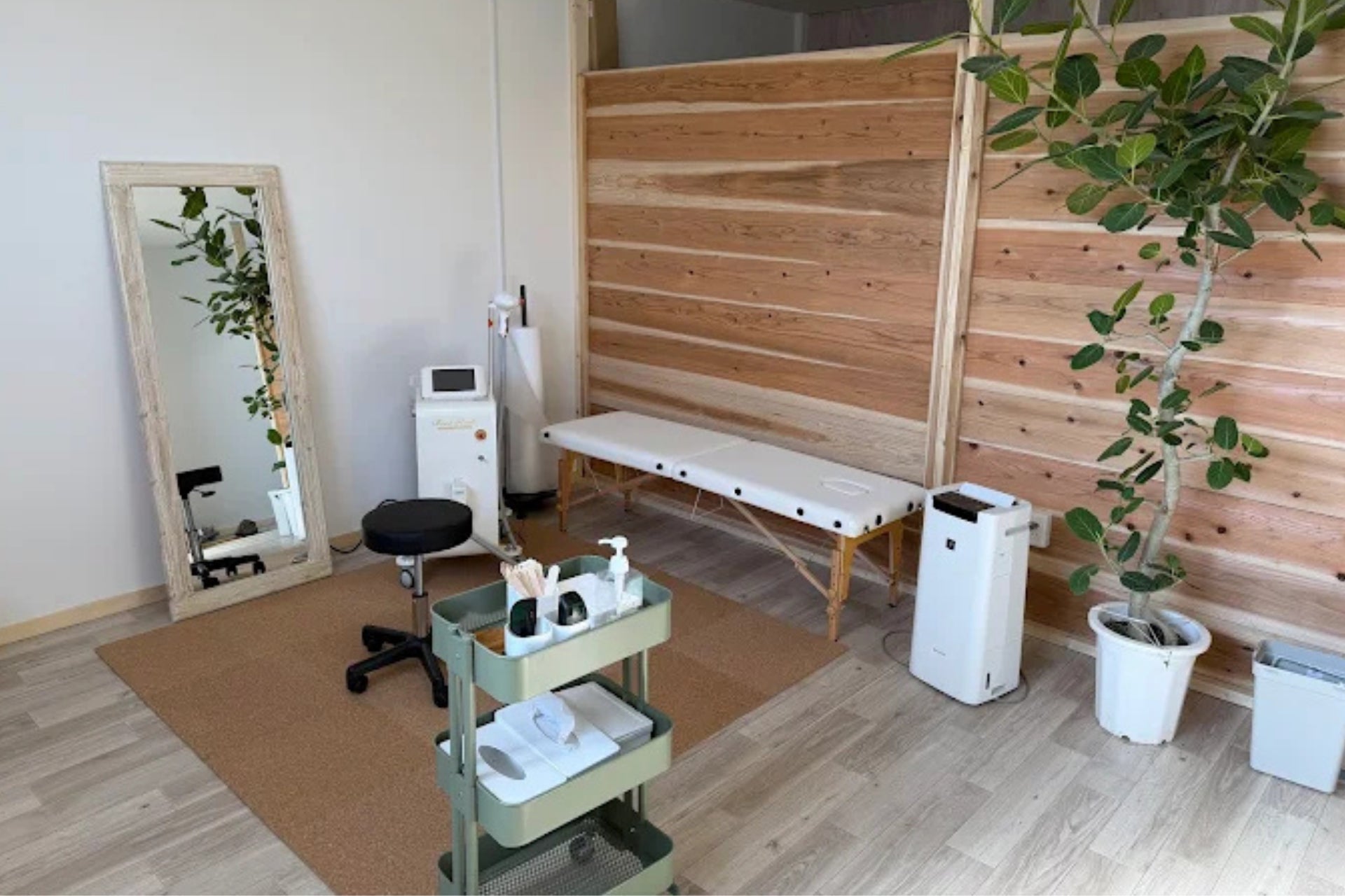 山梨県初出店！24時間営業のセルフ脱毛サロン「TSURU-TSURU（つるつる）」甲府市に4月5日オープン｜4/19まで初回60分無料