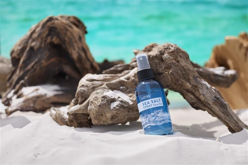 自然由来パウダー整髪成分※1・海洋ミネラル成分※2配合で海上がりのようなふんわりボリューム感のある無造作ヘアが簡単にキマる「ギャツビー シーサイドスタイルミスト ボリュームマット」