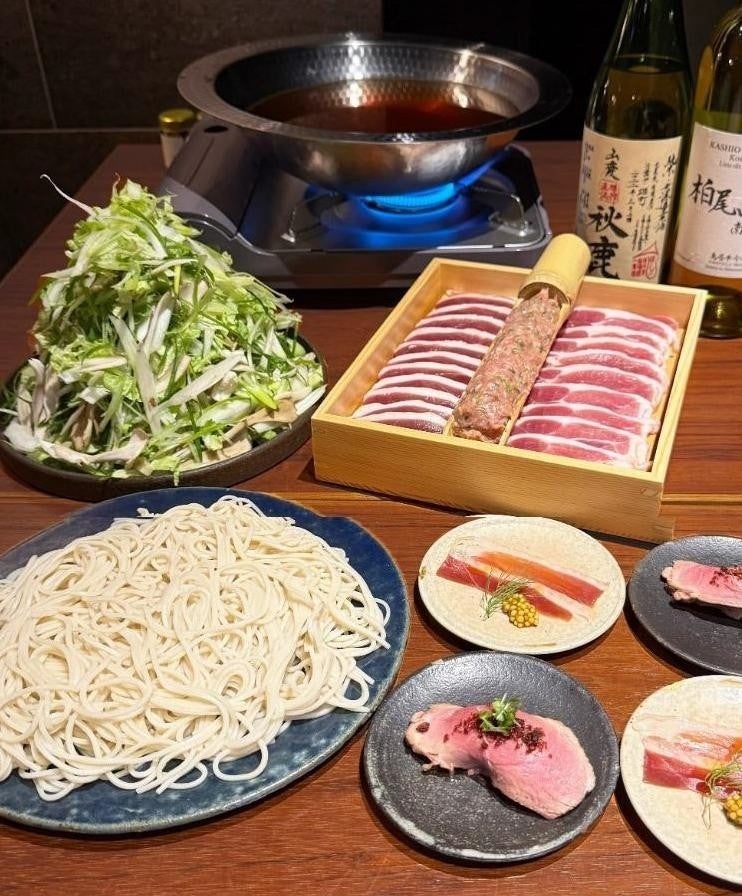 伝統的京鴨とタイ料理が融合する新メニュー誕生