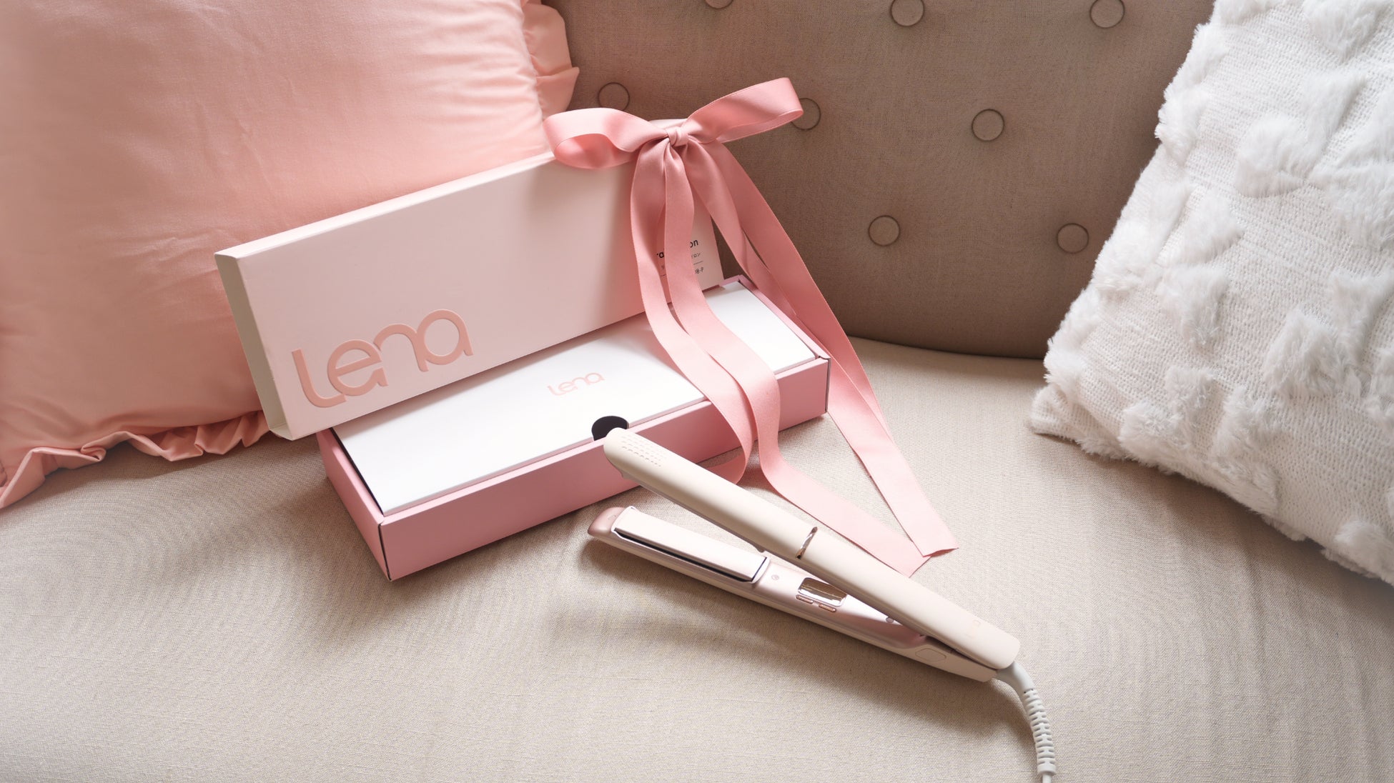 楽天レビュー4.64の実力派ヘアアイロン『Lena』リナ、人気ストレートアイロンをリニューアル発売