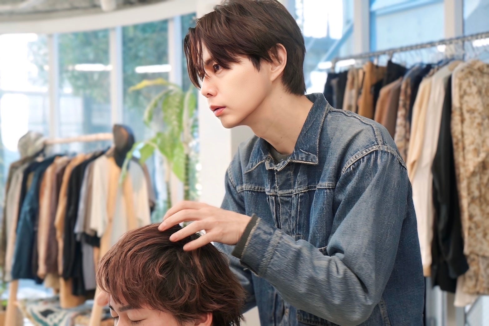 【NEWS】美容師・エザキヨシタカ氏が「サステナオンラインクリニック」アンバサダーに就任