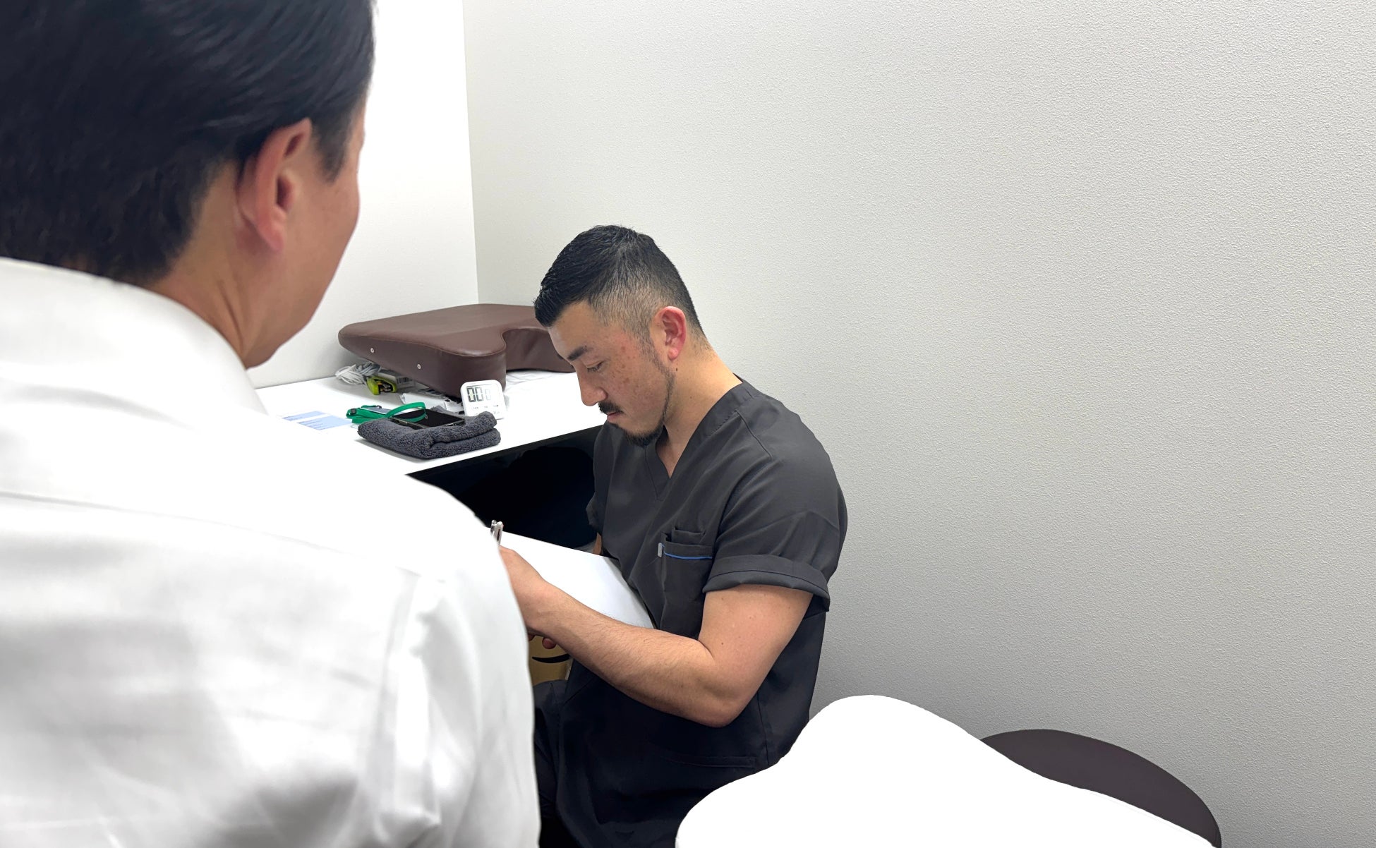 東証プライム企業が導入、「整体×健康経営」という新たな福利厚生モデル