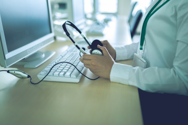 カスタマーハラスメント経験は「40代男性・管理職」で高い傾向：生産性低下や高ストレス、睡眠によるストレスからの回復不全との関連が伺える結果