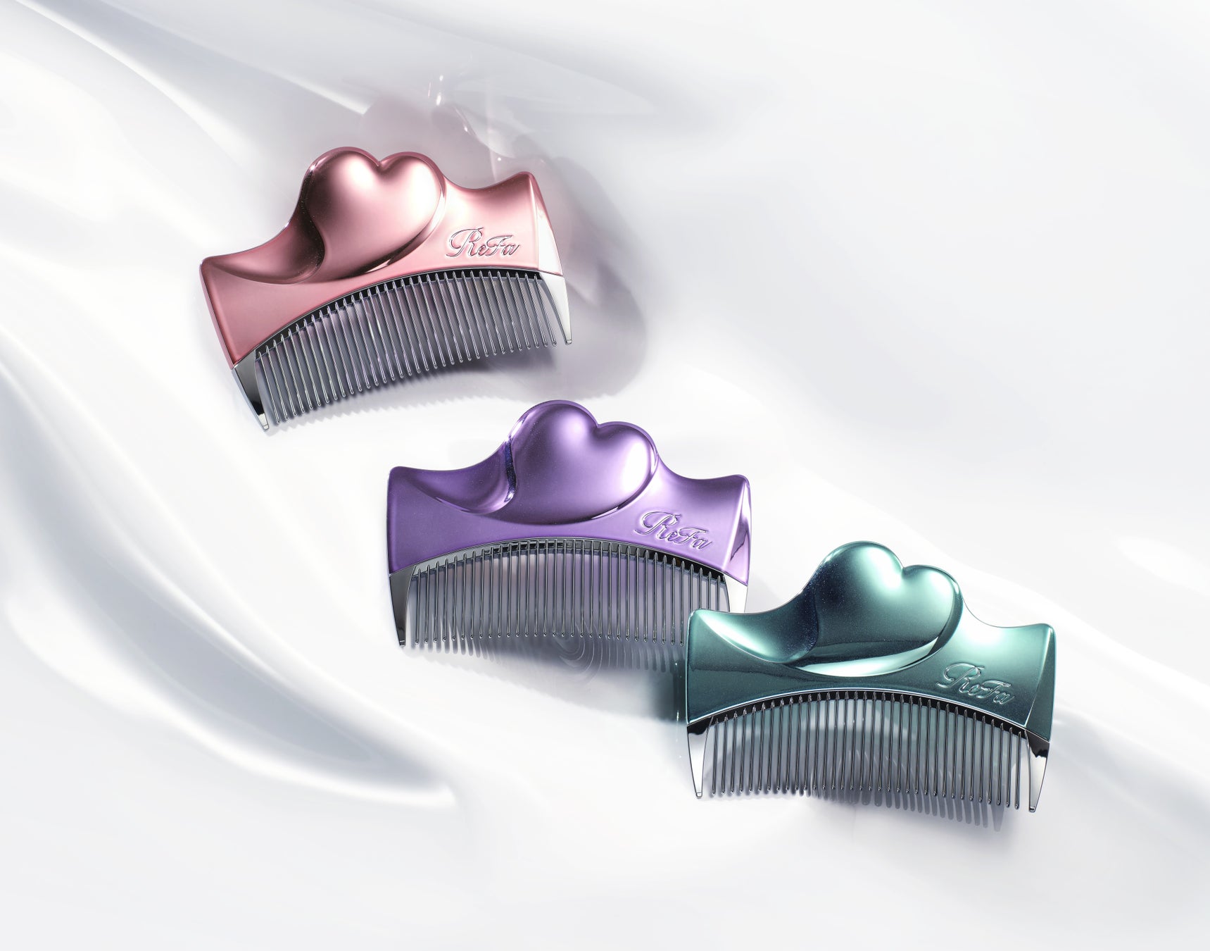 ReFa BEAUTY SHOWCASE 第二弾ラインナップより、「ReFa Aira WITH」「ReFa HEART BRUSH charm」新カラー追加