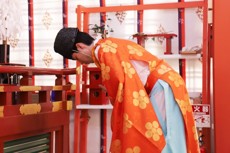 膝に悩む人が本当に取り戻したいのは「行きたい場所へ行ける自由」――応募の4割が旅行を希望、ひざ関節ケアサプリ「あゆみ」、第3類医薬品「ラクーダEXα」の「夢企画」で見えた願いを服部天神宮で祈願