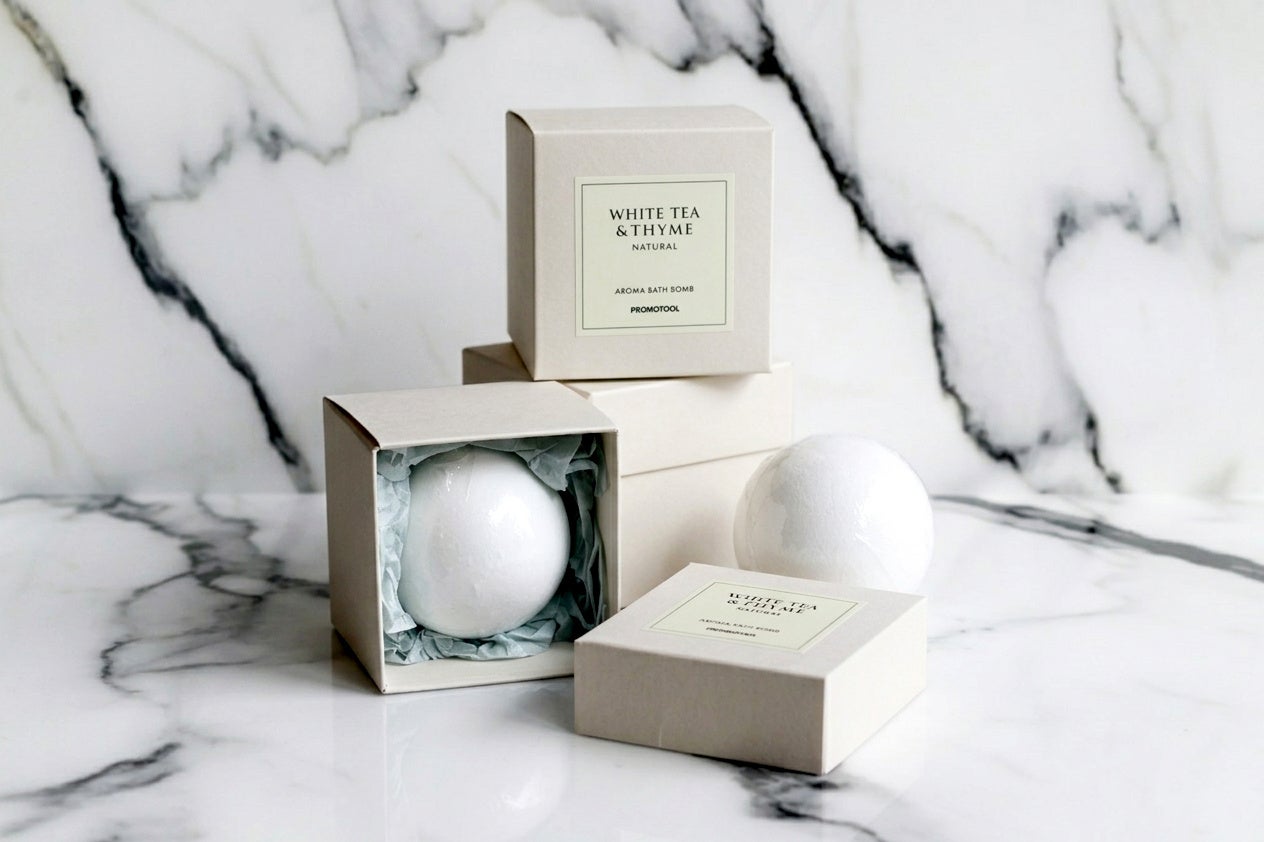 大人の夜を整える。天然精油100％「ホワイトティー＆タイム ナチュラル」アロマバスボム新発売