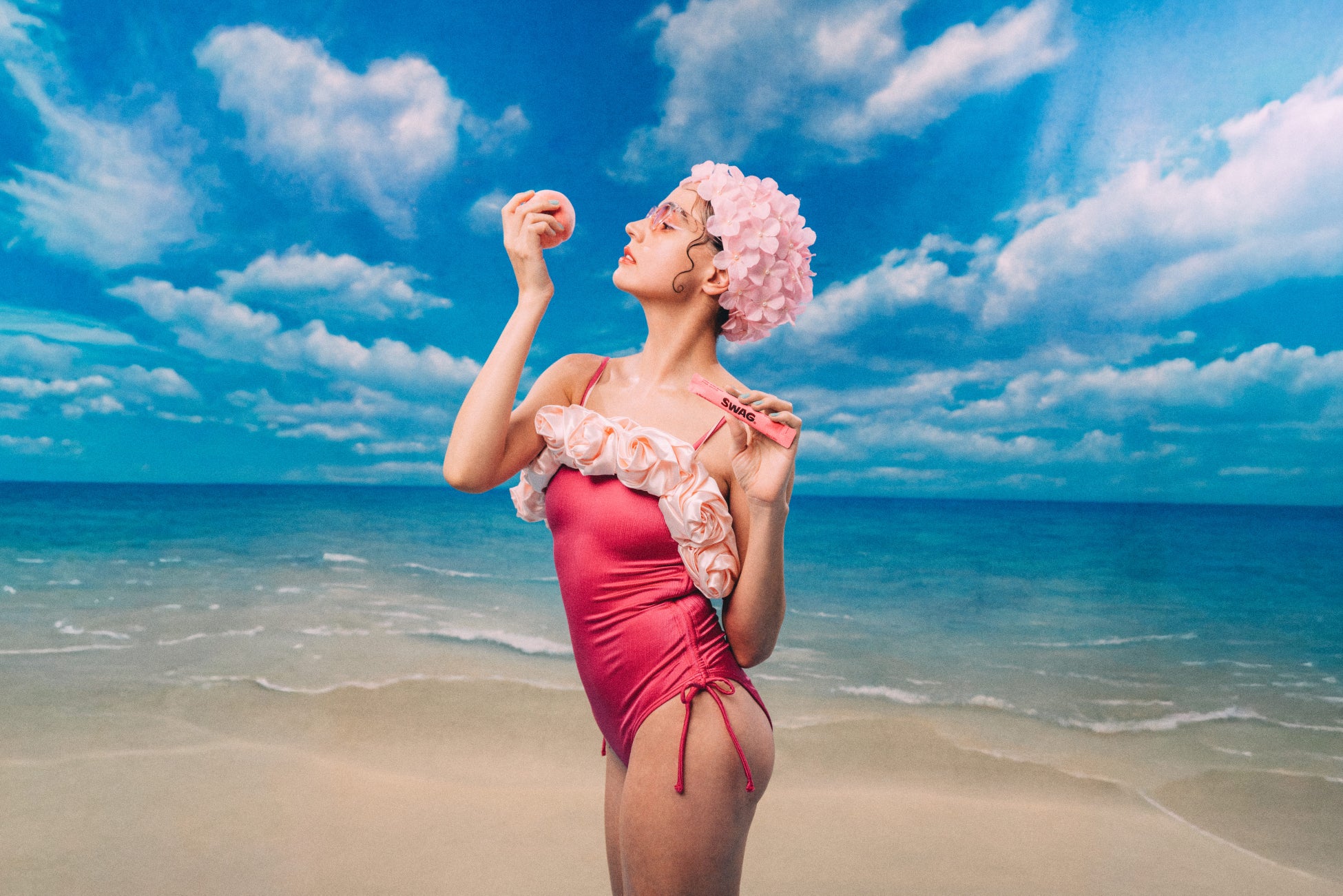 【SWAG(スワッグ)】店舗で品切れ続出の「コーラウォッシュ」に待望の新作｜ポーチに仕込む“新しい身だしなみ”ピーチフレーバーが登場