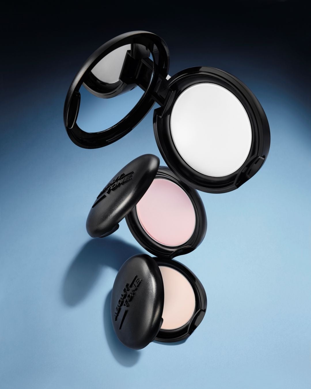 ABOUT___TONE.（アバウトトーン）「ブラーパウダーパクト」パフ・カラーをリニューアル！