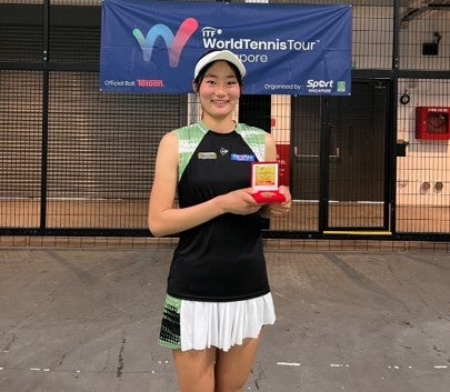 21歳テニス界期待のレフティー松田鈴子が国際プロ大会で単複優勝の快挙