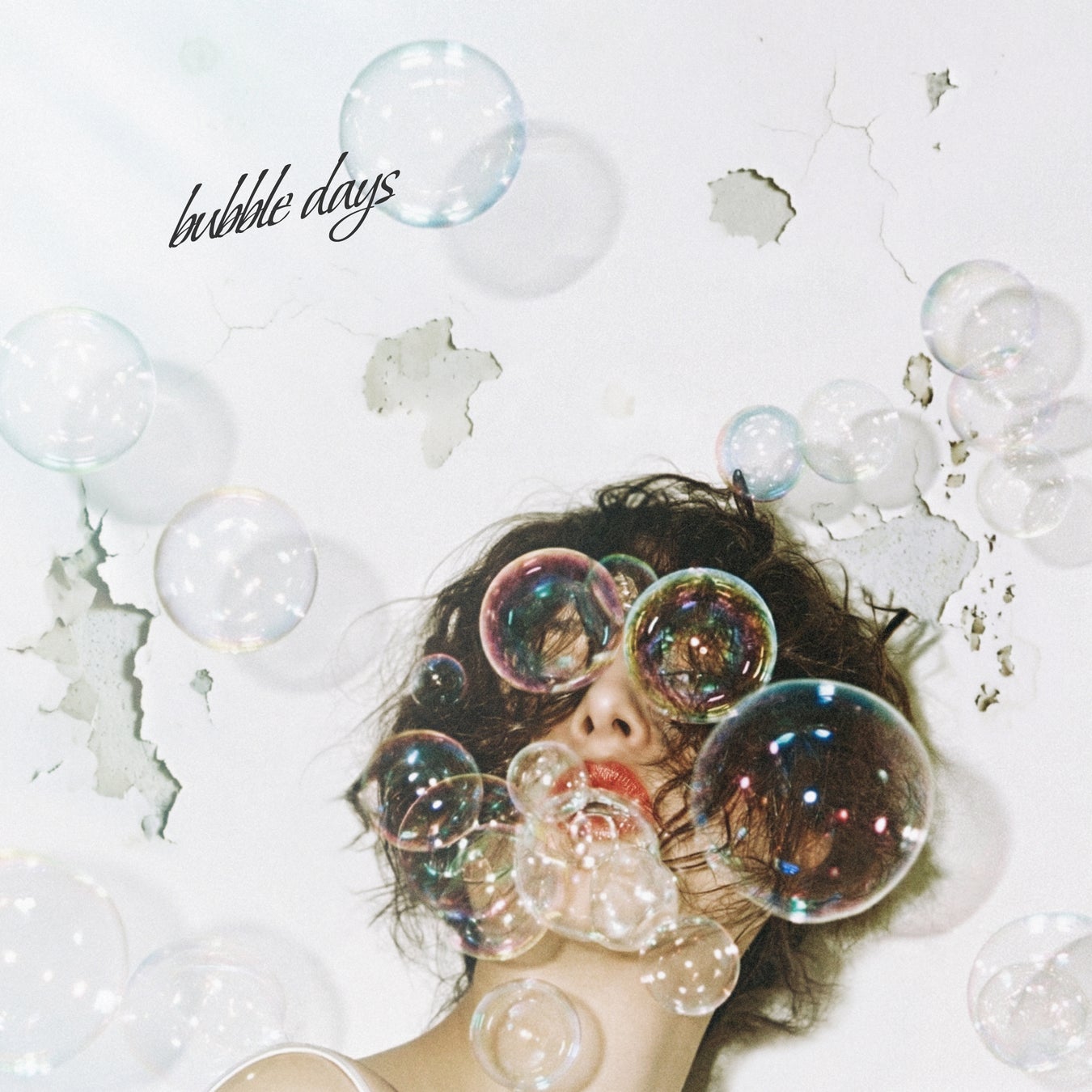 牛乳石鹸の「スキンライフ」とトイズファクトリー所属「れん」とコラボした新曲「bubble days」がリリース
