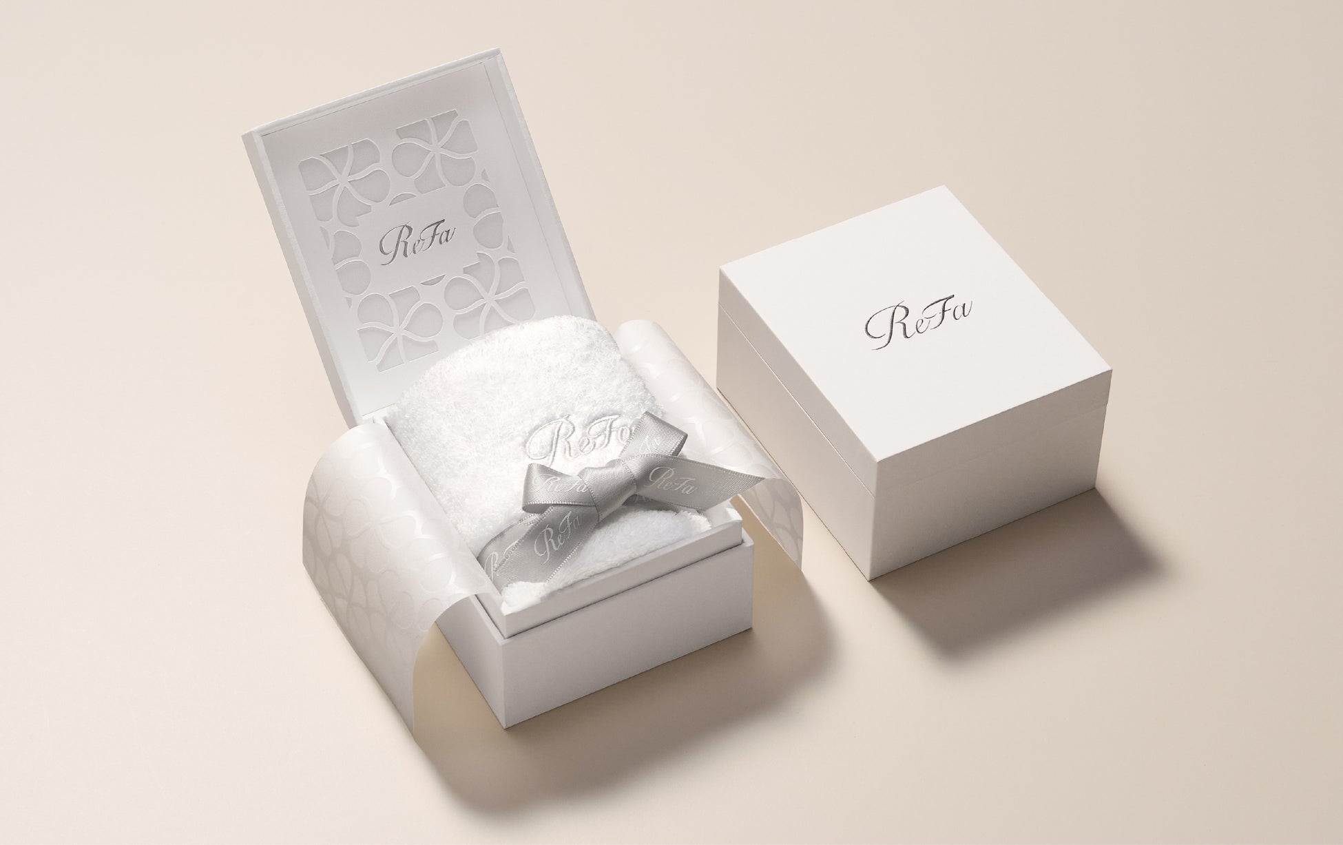 触れるたび、髪と肌を美しく導く「ReFa LINEN」より​特別なギフトBOX入りハンドタオルが​2026年6月1日（月）に新発売。
