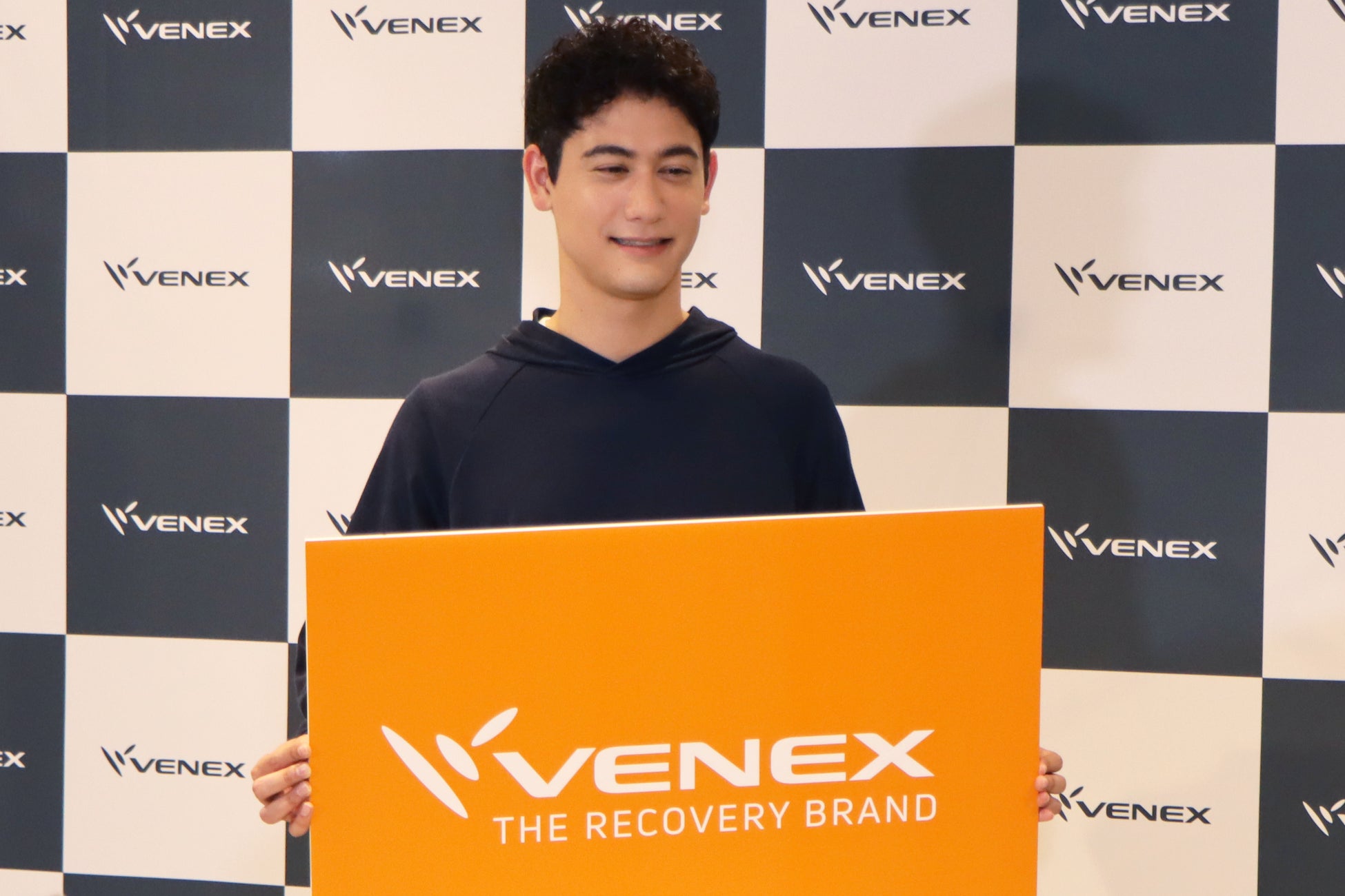 【イベントレポート】「VENEX POPUP STORE ニュウマン横浜」トークイベントに国山ハセンさんが登場！多忙な生活の中でパフォーマンスを最大化するためのリカバリー術を披露