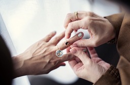 40代〜50代女性4名が“人生を再定義するドキュメント企画”
