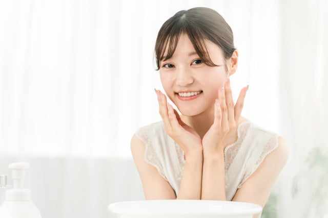 化粧品メーカーがユースに伝授　甲斐市の配送拠点でスキンケアレッスン　7月20日（月）〔山梨 長野〕