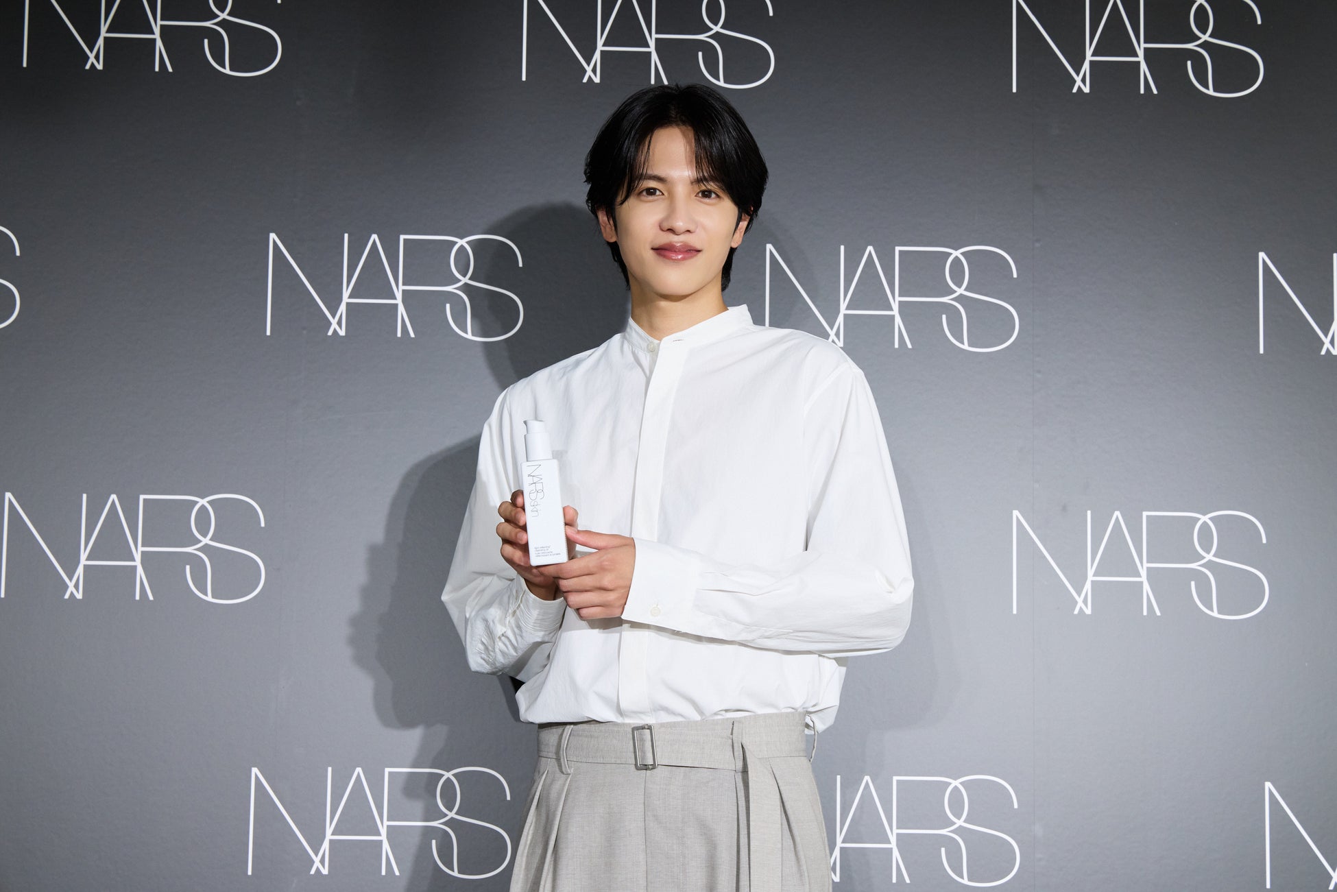 「ライトリフレクティング クレンジングオイル」のローンチを記念し、PRイベントを開催！Friend of NARS 志尊淳さんが登場