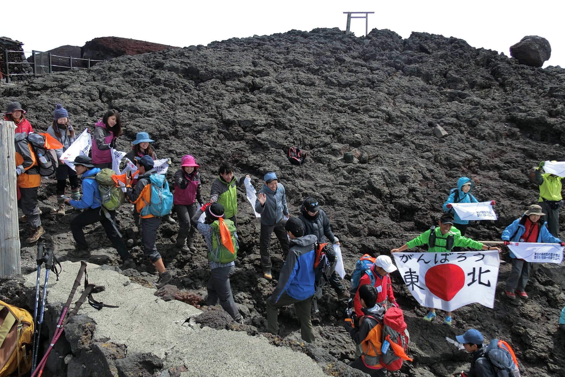 【東日本大震災から15年】震災の年に生まれた子どもたちが、いま日本最高峰へ/アルソア、東北の高校生の夢を繋ぐ「富士登山」を今年も応援