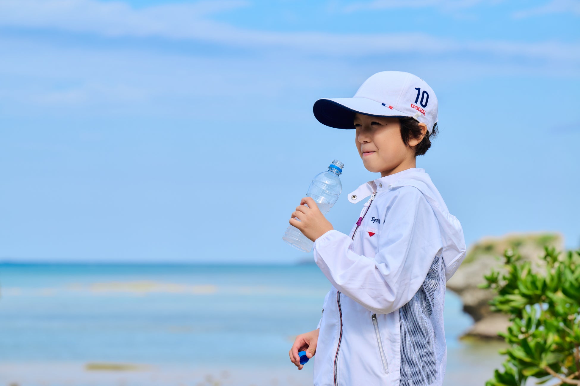 夏休みの「日焼け」「熱中症」「虫刺され」を1枚でまとめて解決　　進化したキッズ用ブレッサブルUVメッシュパーカーがついに入荷
