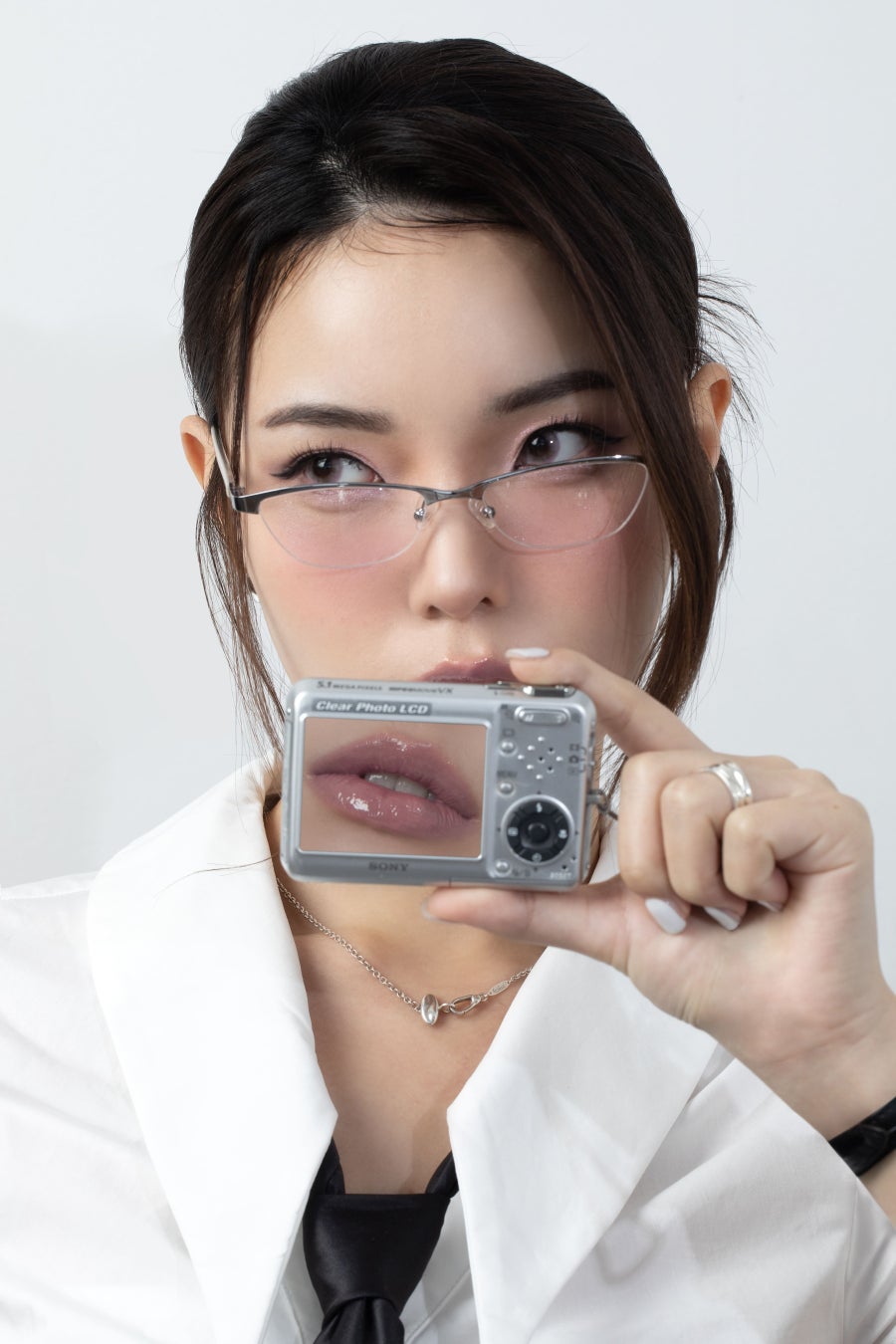 【MERZY】バイマージーの低彩度ミュートカラーリップ3種が日本に上陸！トレンド感あふれる低彩度メイクで旬顔に