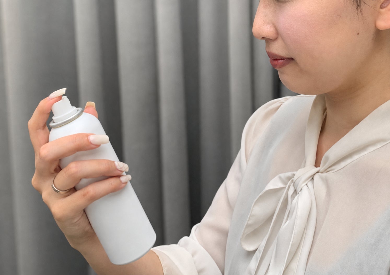 シートマスクのような「パック後感」を与えることができるミスト状水中油型化粧料の処方を特許登録