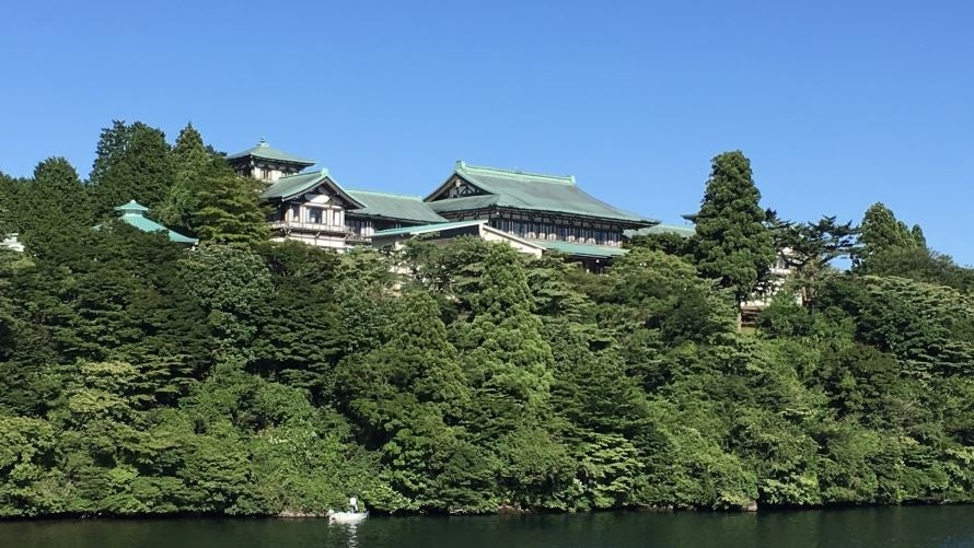 【絶景日帰り温泉　龍宮殿本館】「昭和100年」 昭和を生きた歴史建築「龍宮殿」に光を当てる 誕生と移築の物語をオリジナル紙芝居で上演・展示